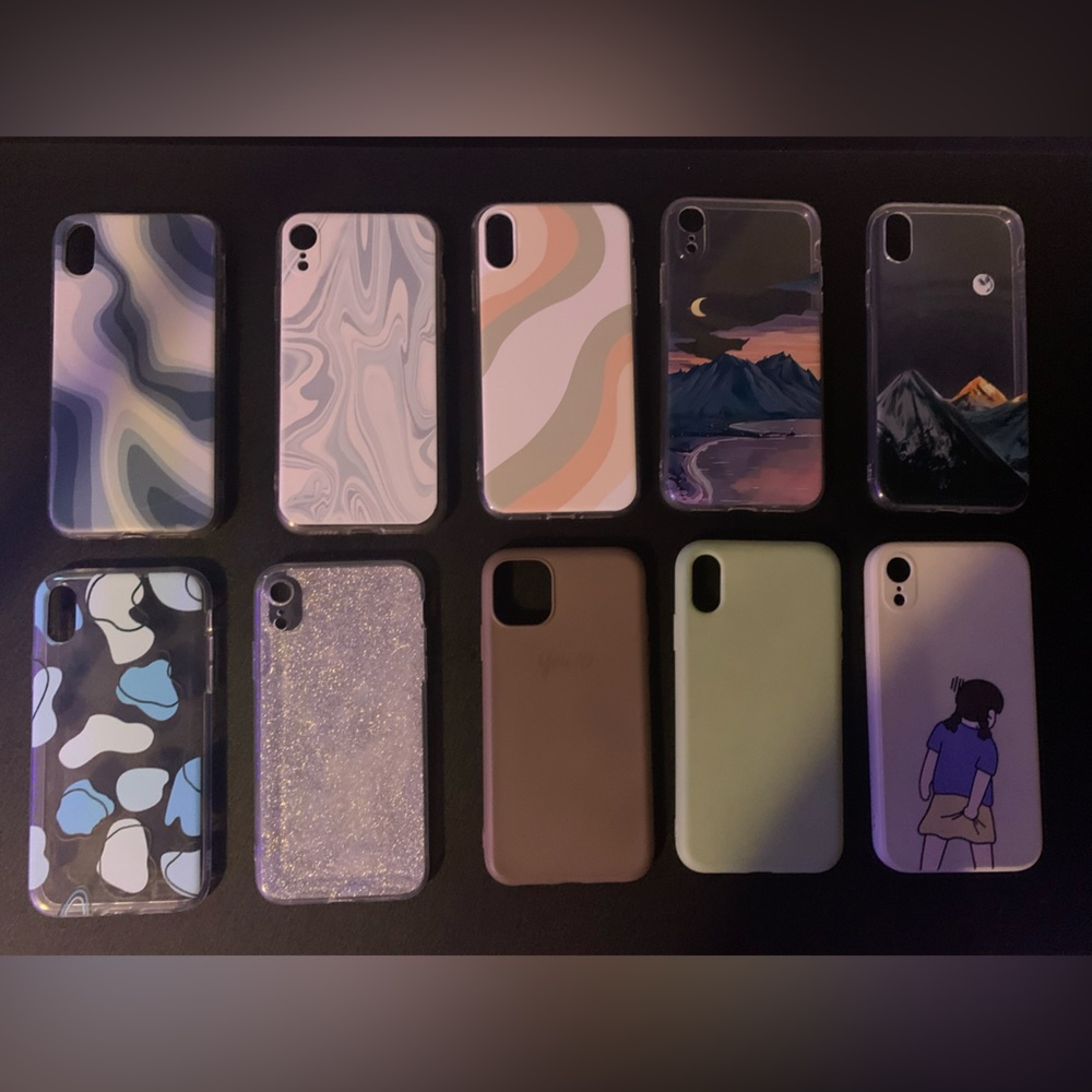 10 iphone XR cases. In good shape.